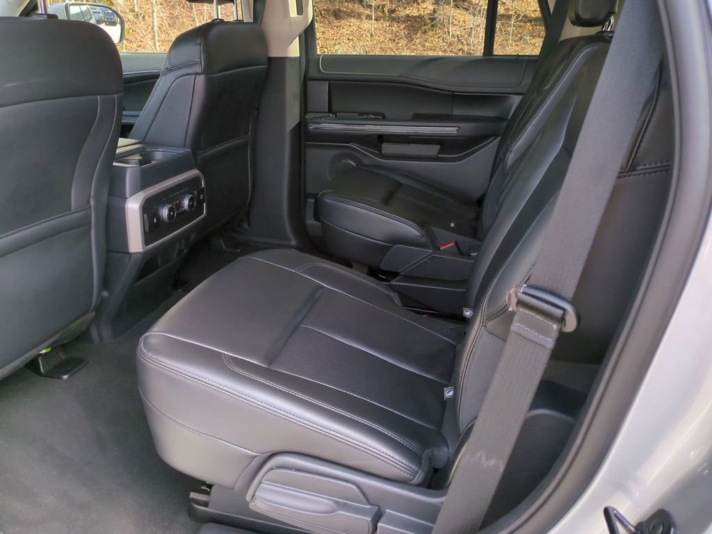 Certified 2024 Ford Expedition XLT image 18