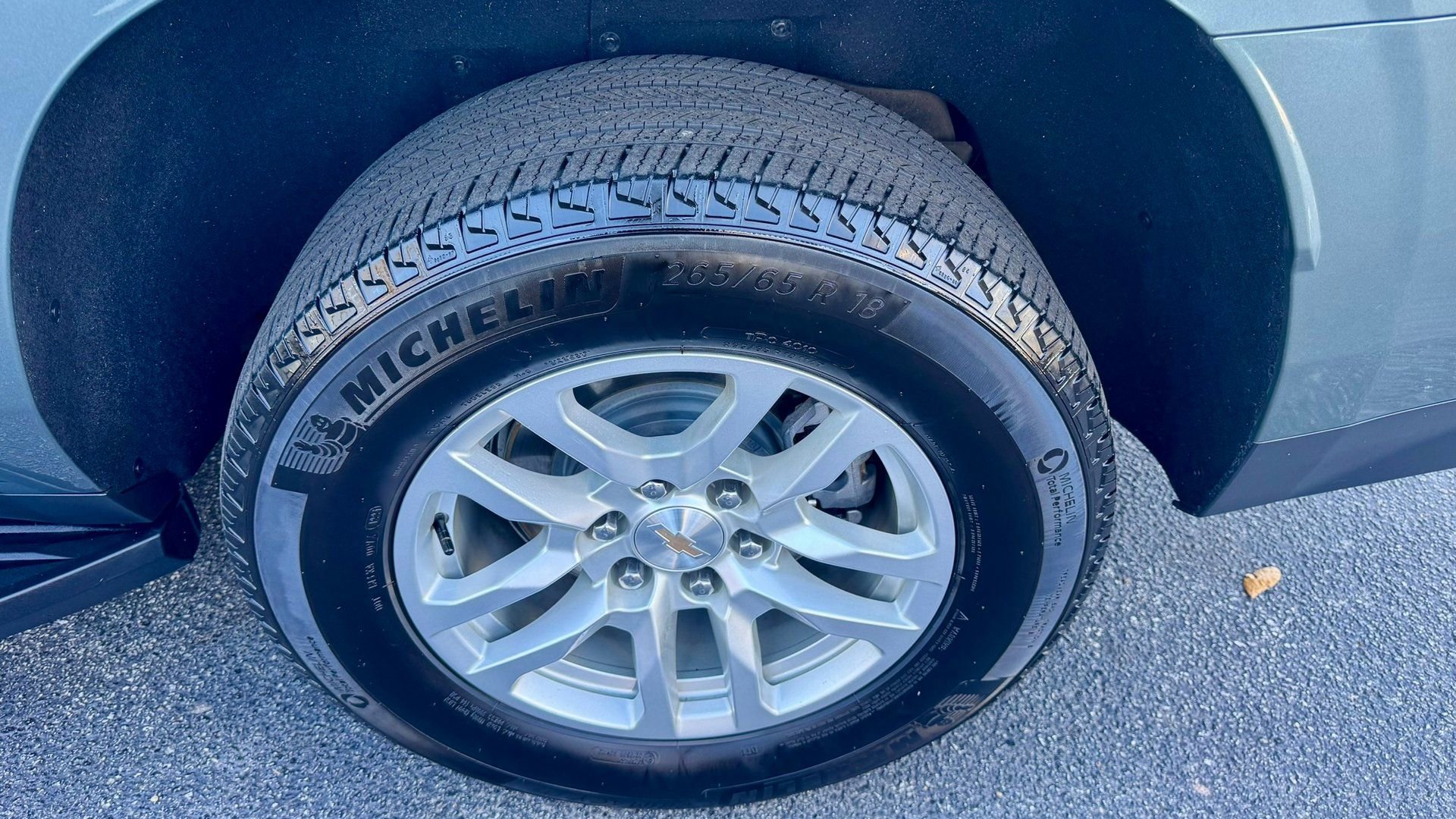 Used 2024 Chevrolet Suburban LT image 16