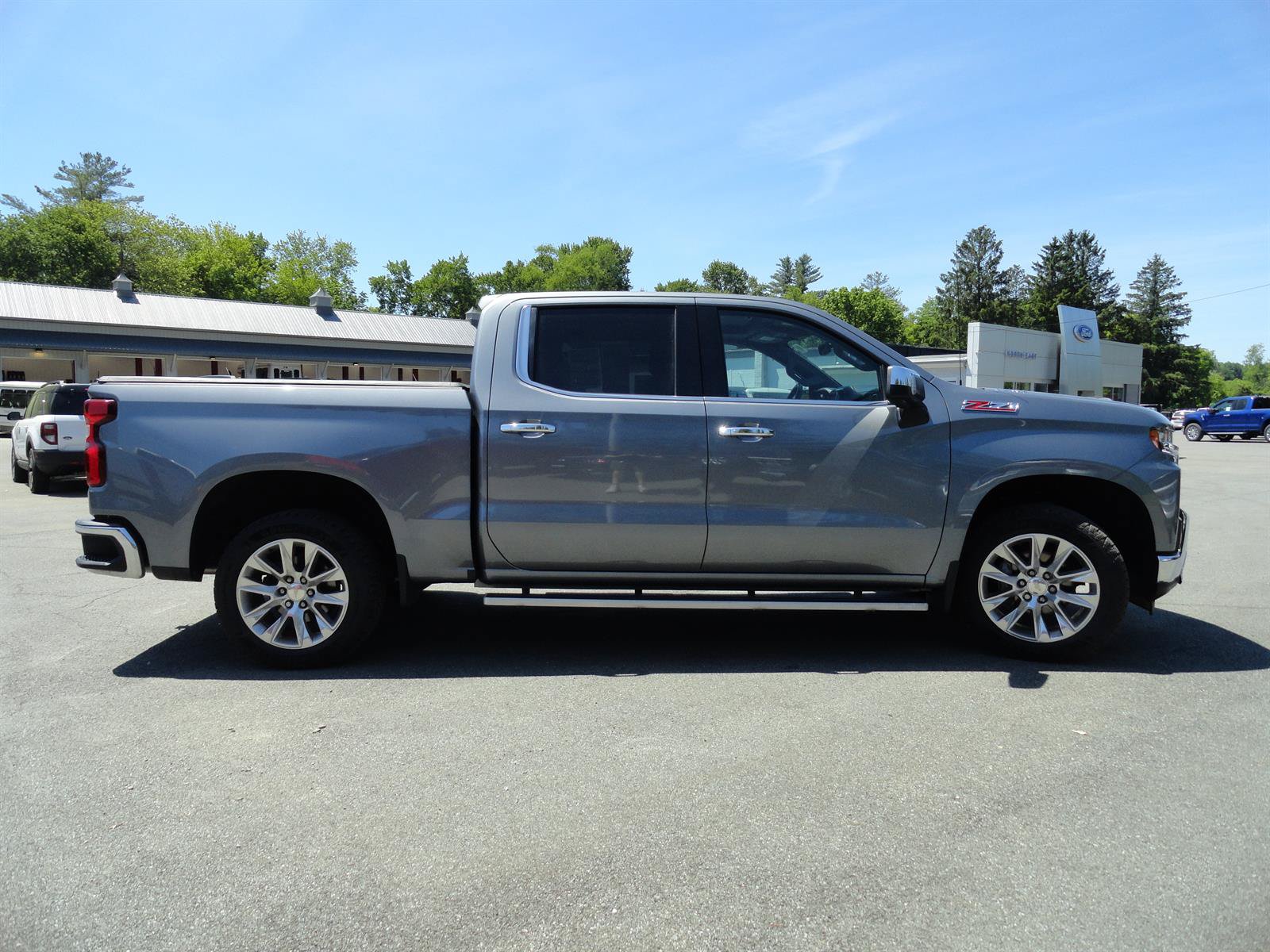 Used 2022 Chevrolet Silverado 1500 LTZ w/ LTZ Premium Package AWD/4WD image 4