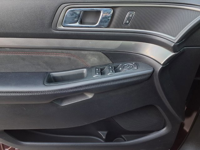 Certified 2018 Ford Explorer XLT w/ Equipment Group 202A image 22