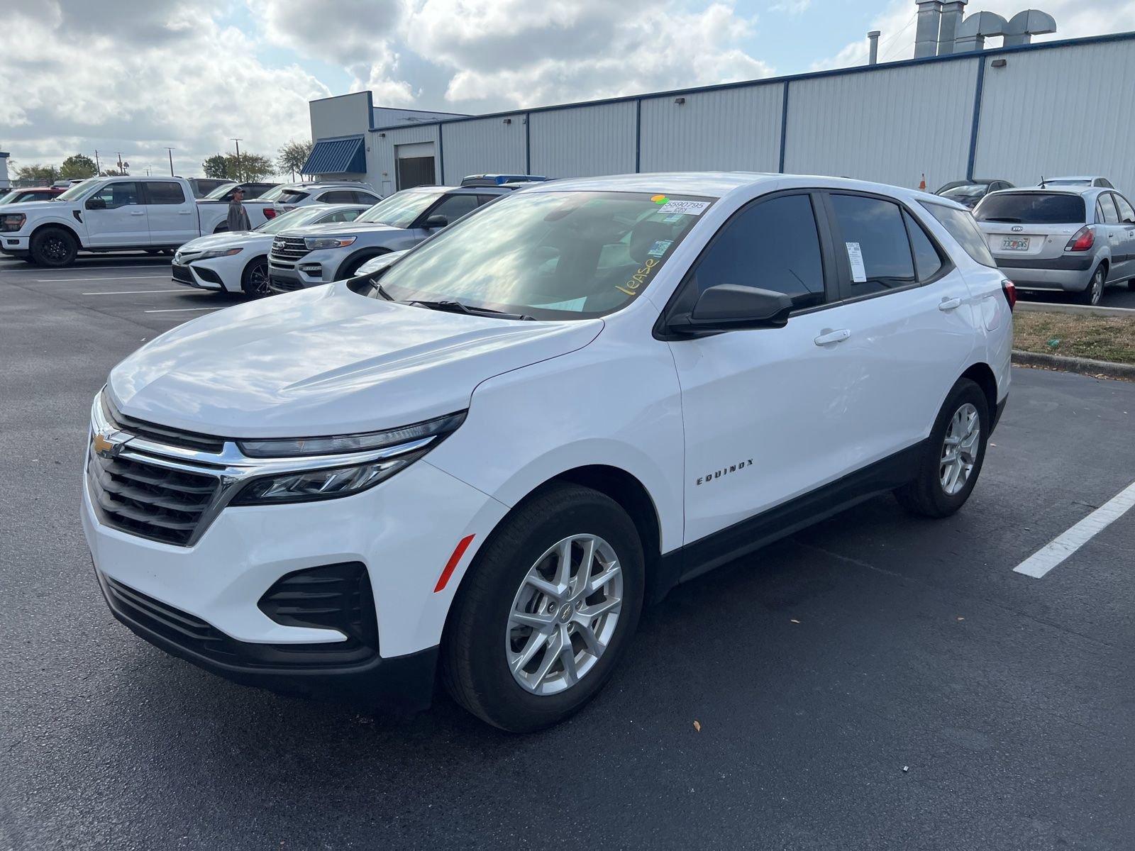 Used 2024 Chevrolet Equinox LS image 2