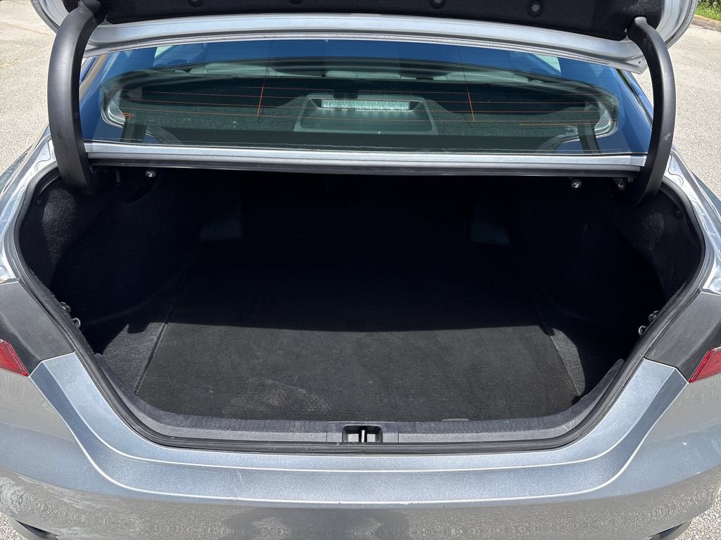 Used 2024 Toyota Camry LE FWD image 9