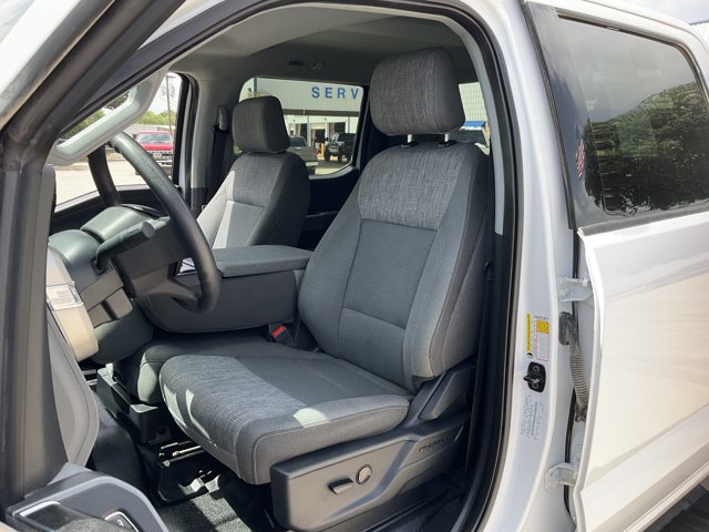 Certified 2025 Ford F250 XLT w/ Black Appearance Package AWD/4WD image 8