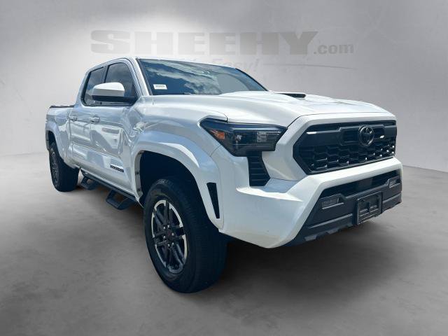 Used 2025 Toyota Tacoma TRD Sport AWD/4WD image 2