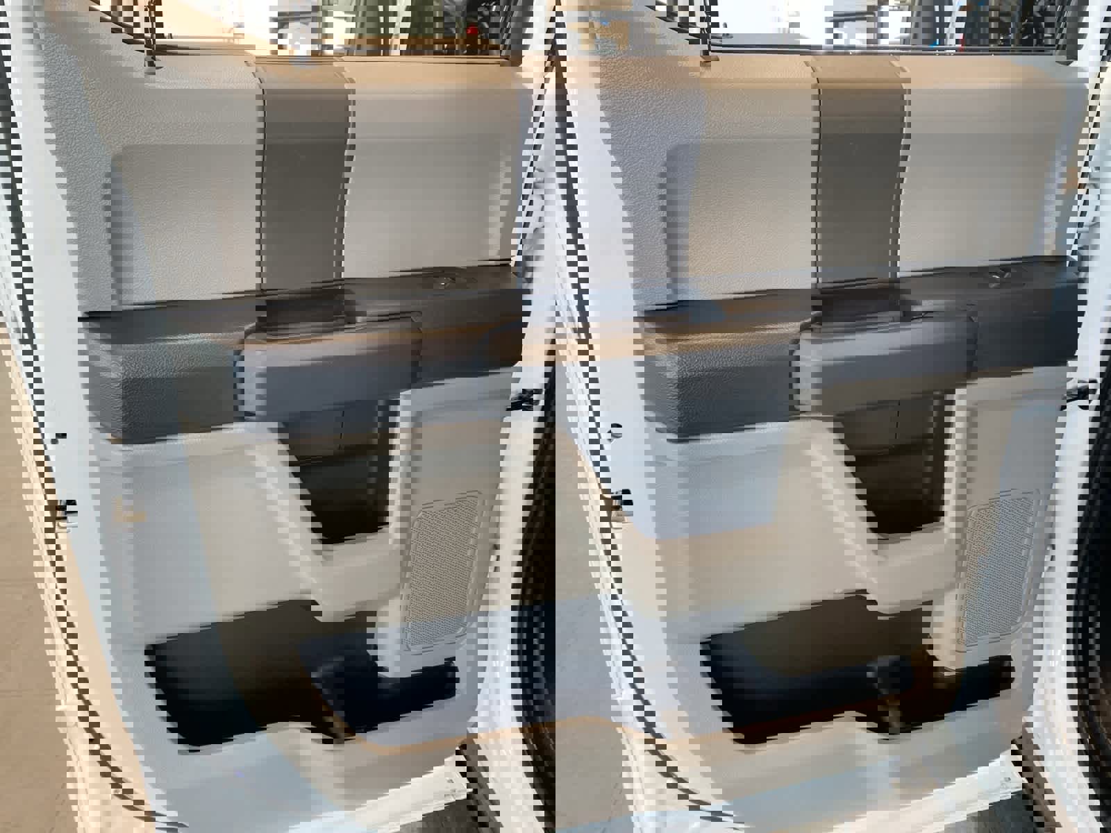 Certified 2022 Ford F350 XL w/ Power Equipment Group image 24