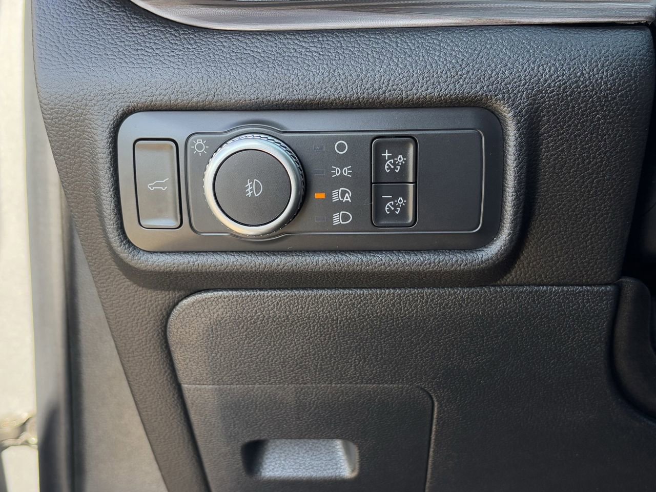 Certified 2022 Ford Explorer Limited RWD image 24