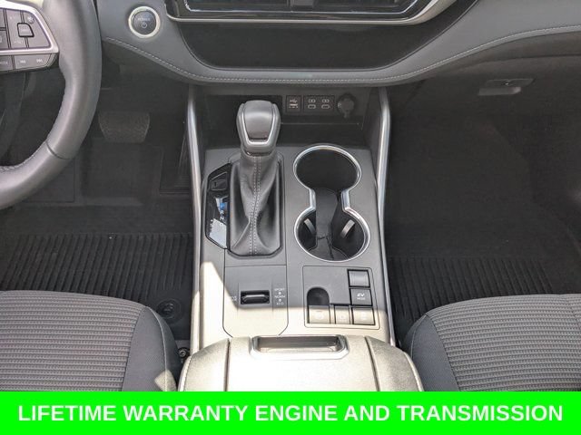 Used 2024 Toyota Highlander LE FWD image 20