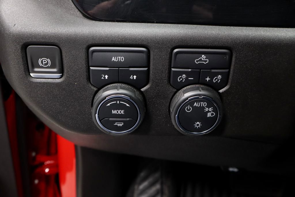 Used 2024 Chevrolet Silverado 1500 LT image 28