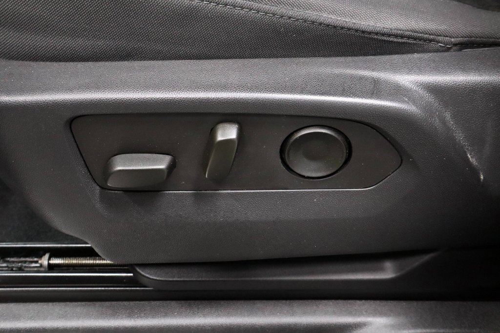 Used 2022 Chevrolet Silverado 1500 LT image 24