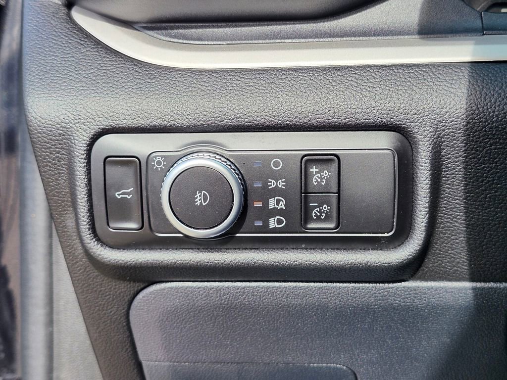 Certified 2022 Ford Explorer XLT w/ Equipment Group 202A image 26