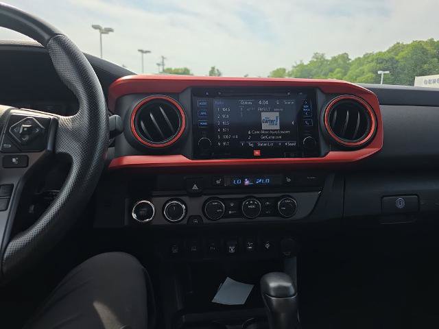 Used 2019 Toyota Tacoma TRD Sport AWD/4WD image 31
