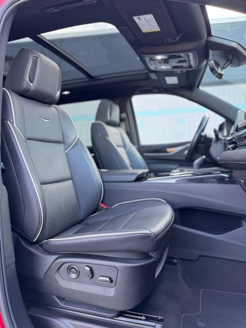 Used 2024 Cadillac Escalade Sport w/ LPO, ONYX Package image 29