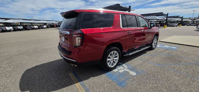 Used 2024 Chevrolet Suburban Premier AWD/4WD image 6