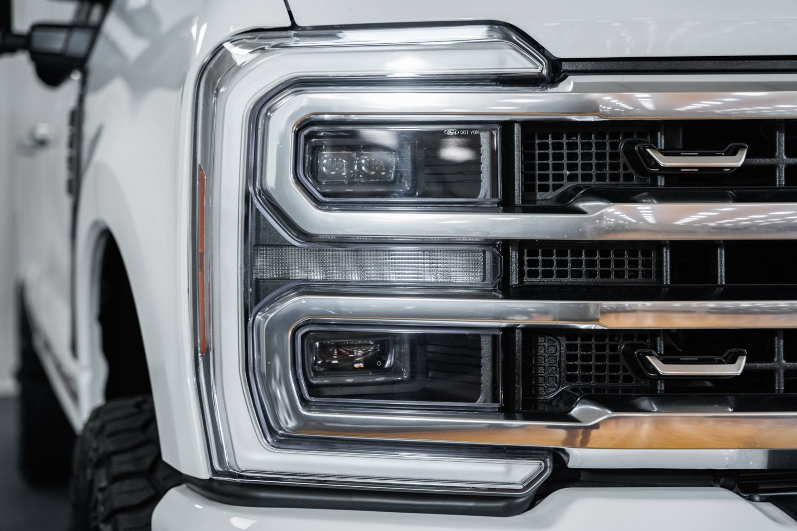 Certified 2024 Ford F250 Platinum AWD/4WD image 17