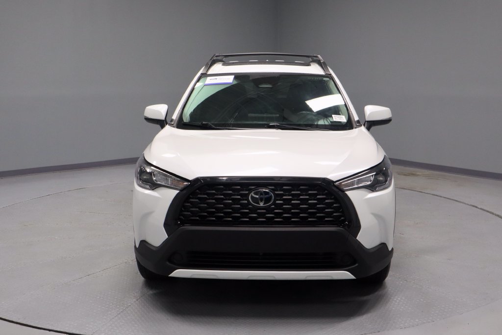 Used 2024 Toyota Corolla Cross LE w/ Moonroof Package AWD/4WD image 5