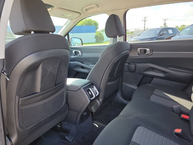Used 2024 Kia Sorento LX FWD image 14
