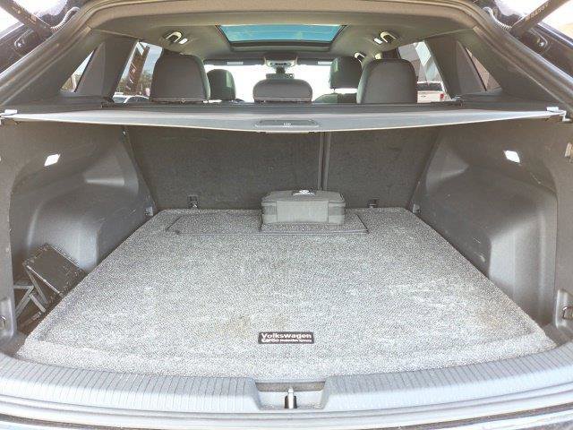 Used 2024 Volkswagen Atlas Cross Sport SEL R-Line AWD/4WD image 25
