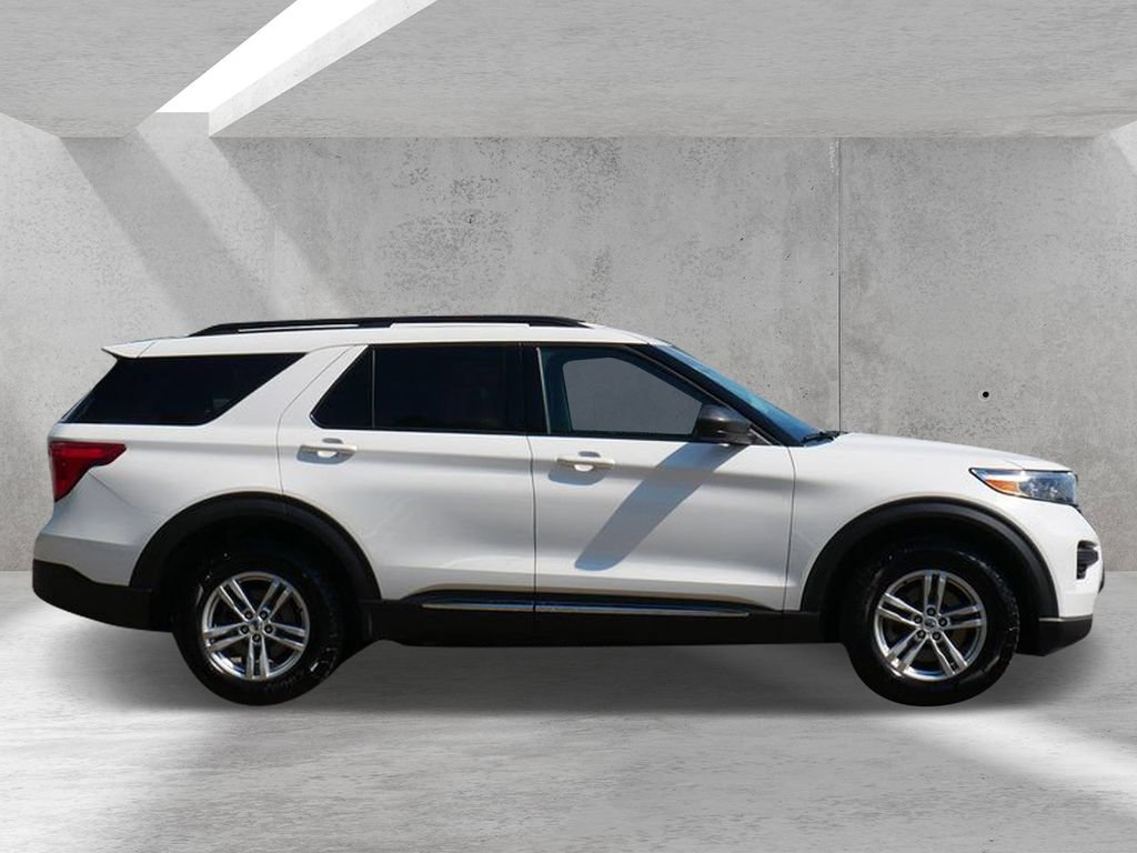 Certified 2023 Ford Explorer XLT AWD/4WD image 2