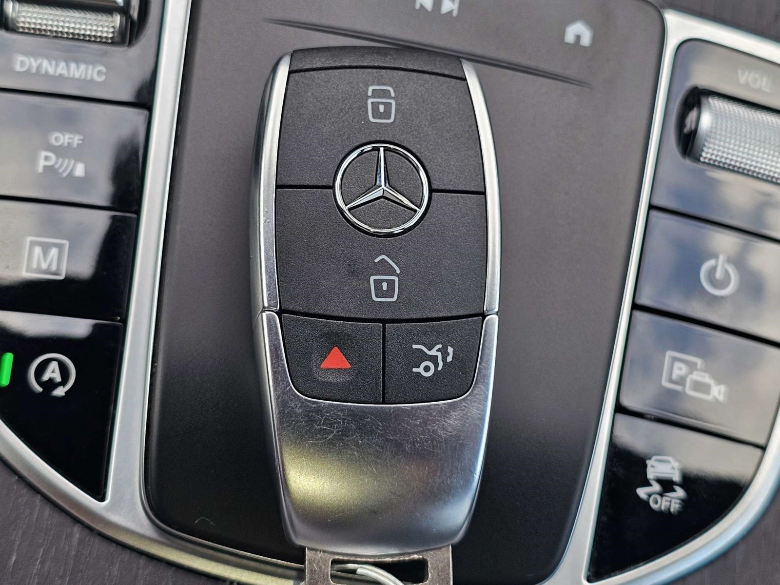 Used 2022 Mercedes-Benz GLC 300 4MATIC w/ Multimedia Package Lite image 32