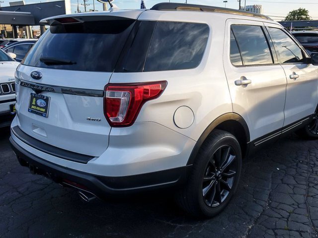 Certified 2018 Ford Explorer XLT w/ Equipment Group 202A AWD/4WD image 9