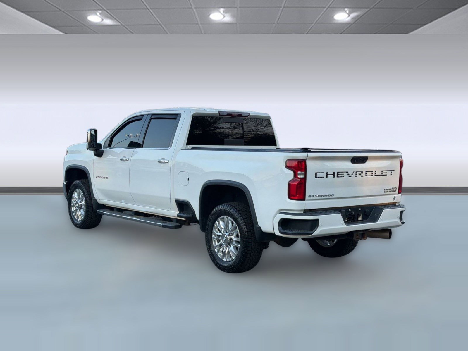 Used 2020 Chevrolet Silverado 2500 High Country w/ Technology Package image 3