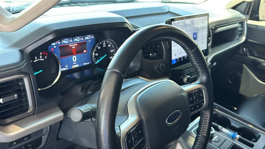 Certified 2024 Ford Expedition XLT RWD image 21