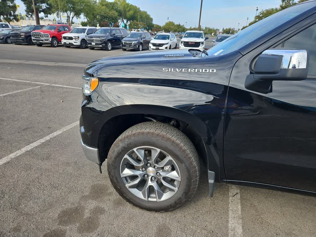 Used 2026 Chevrolet Silverado 1500 LT AWD/4WD image 3