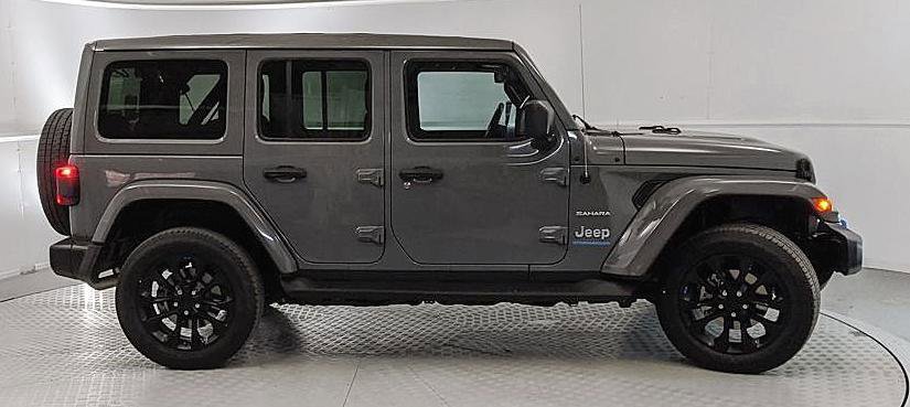 Used 2023 Jeep Wrangler Unlimited Sahara w/ Cold Weather Group image 5