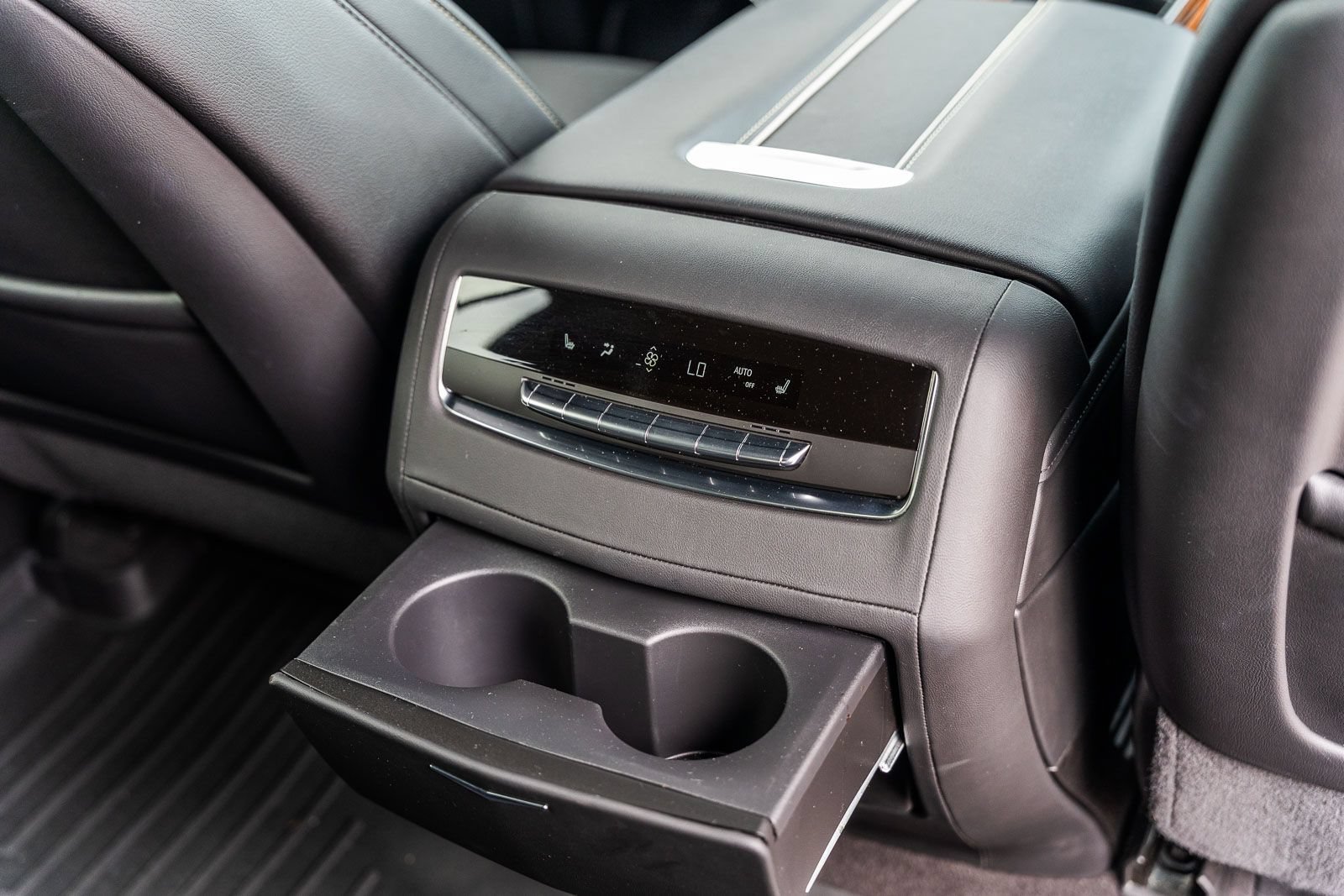 Used 2024 Cadillac Escalade Luxury w/ LPO, Floor Liner Package AWD/4WD image 14