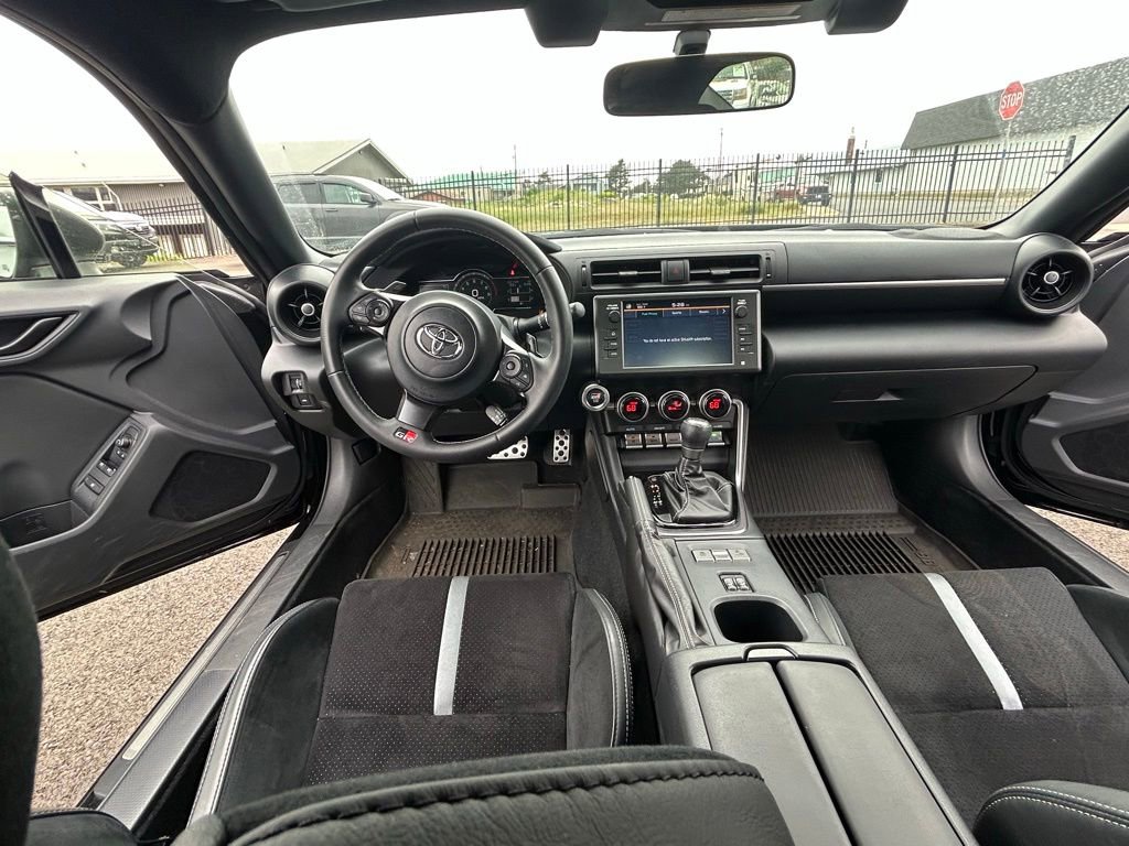 Used 2023 Toyota GR86 Premium w/ ALL Weather Mat Package (TMS) RWD image 13