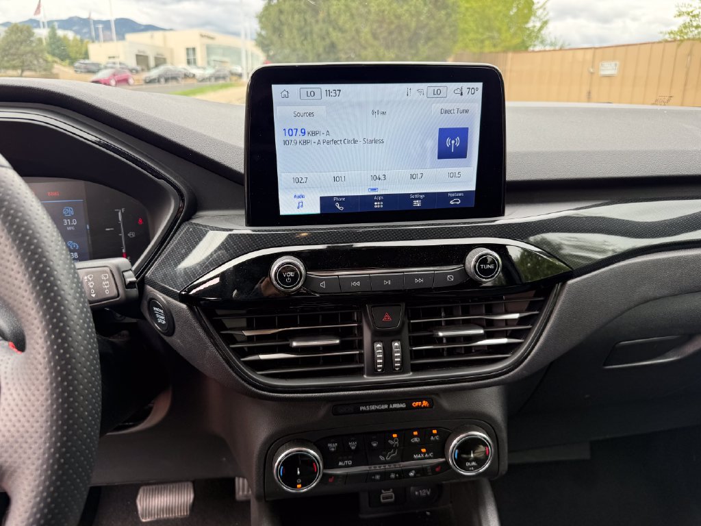 Certified 2025 Ford Escape ST-Line Select AWD/4WD image 17