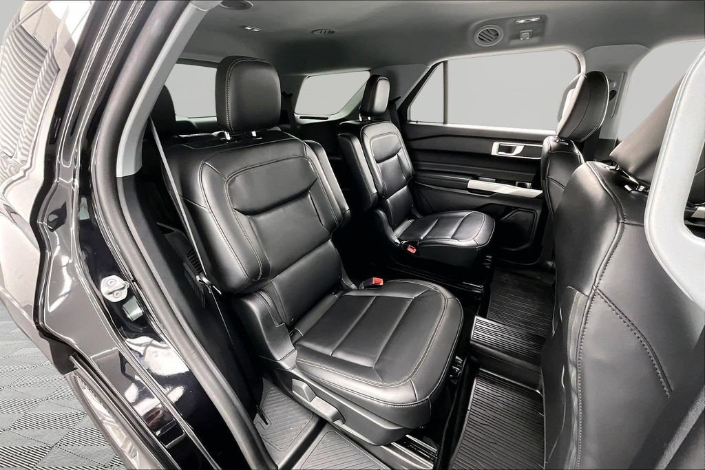 Certified 2023 Ford Explorer XLT w/ Equipment Group 202A AWD/4WD image 27