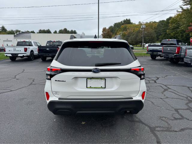 Used 2025 Subaru Forester Premium AWD/4WD image 4