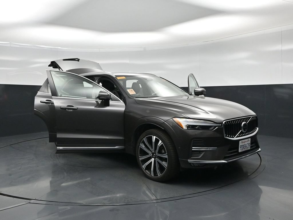 Used 2023 Volvo XC60 B5 Ultimate w/ Climate Package AWD/4WD image 29