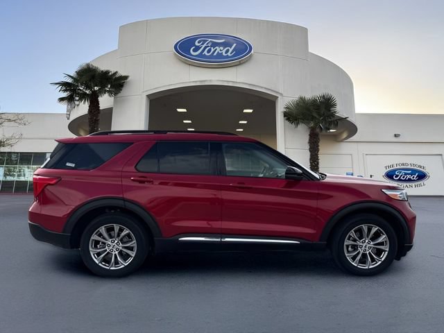 Certified 2023 Ford Explorer XLT w/ Equipment Group 202A AWD/4WD image 5