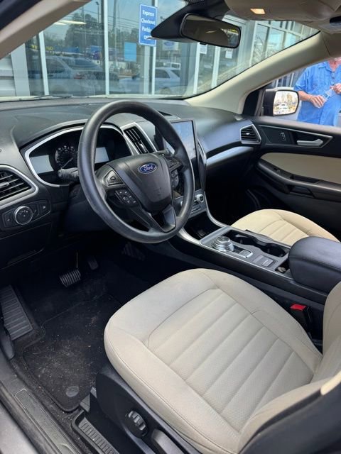 Certified 2021 Ford Edge SE image 10