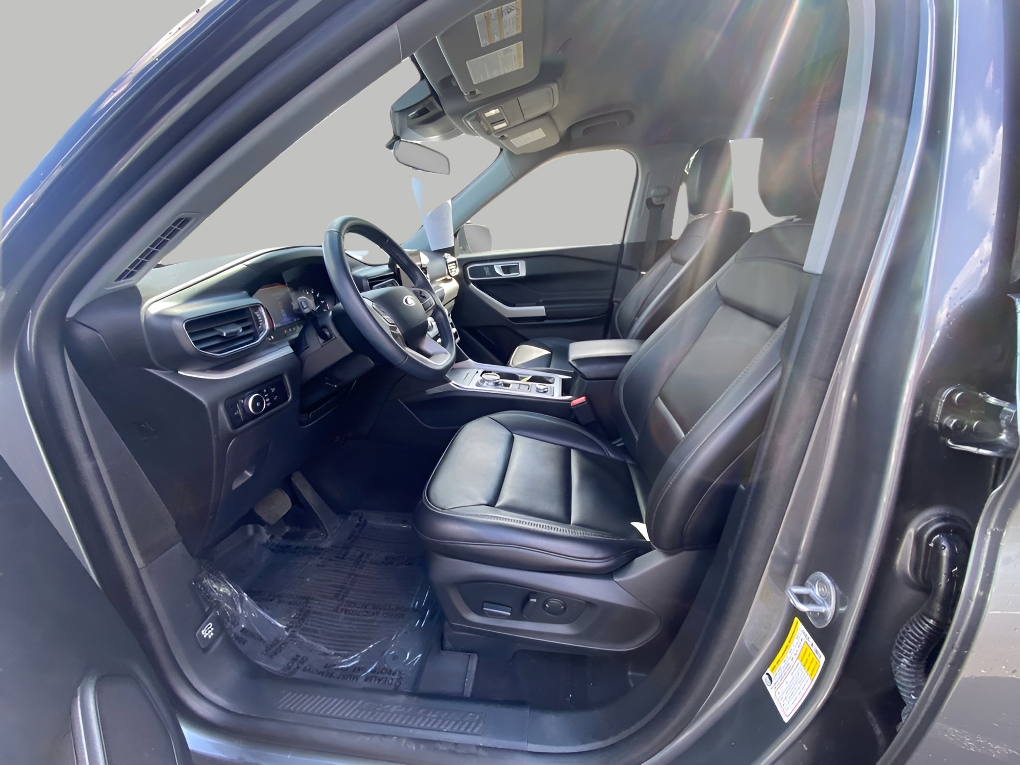Certified 2023 Ford Explorer XLT w/ Equipment Group 202A AWD/4WD image 14