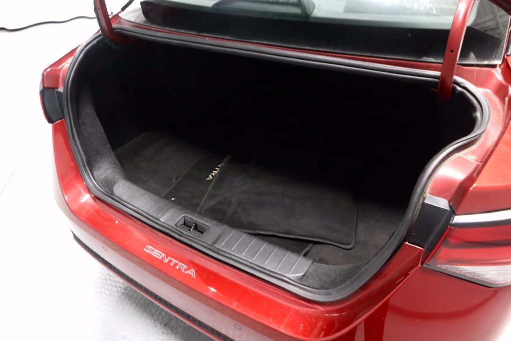 Used 2024 Nissan Sentra SV FWD image 14