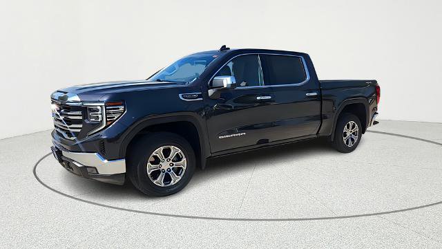 Used 2024 GMC Sierra 1500 SLT AWD/4WD image 3
