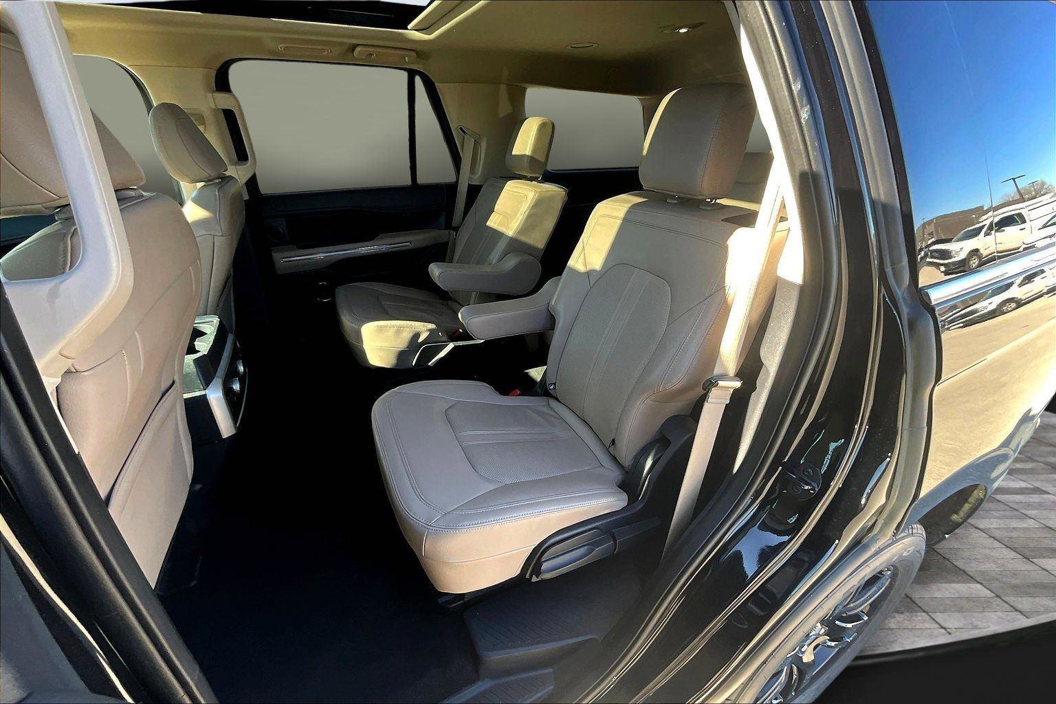 Certified 2024 Ford Expedition Limited image 17
