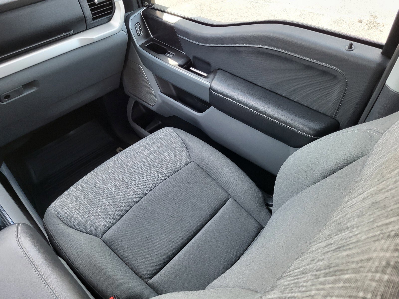 Certified 2023 Ford F150 XLT w/ Equipment Group 302A High image 17