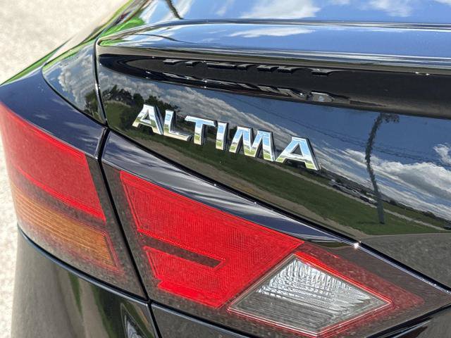 Used 2020 Nissan Altima 2.5 SR w/ Premium Package FWD image 11