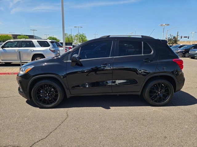 Used 2021 Chevrolet Trax LT w/ Midnight Edition image 6