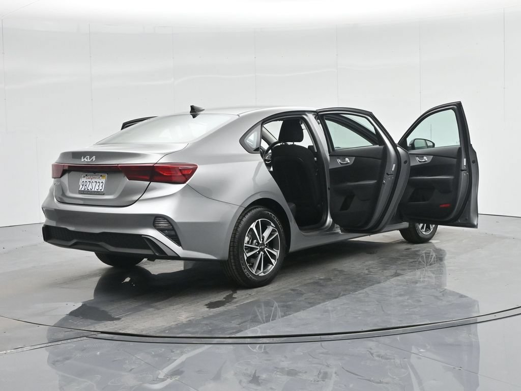 Used 2022 Kia Forte LXS FWD image 28