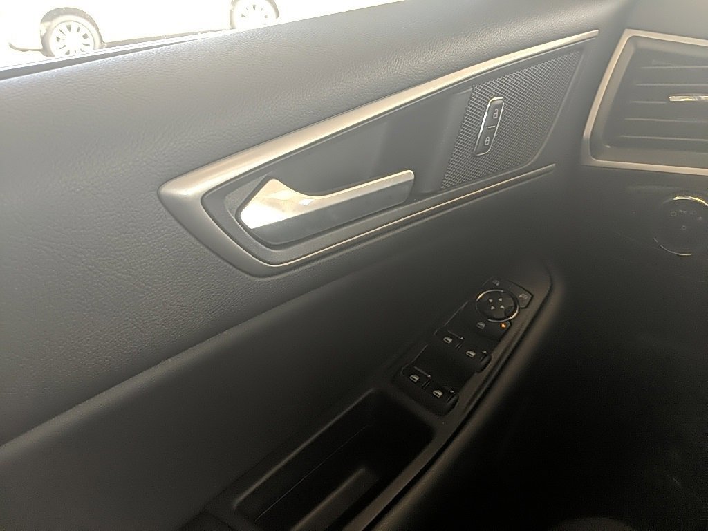 Certified 2023 Ford Edge SEL image 22