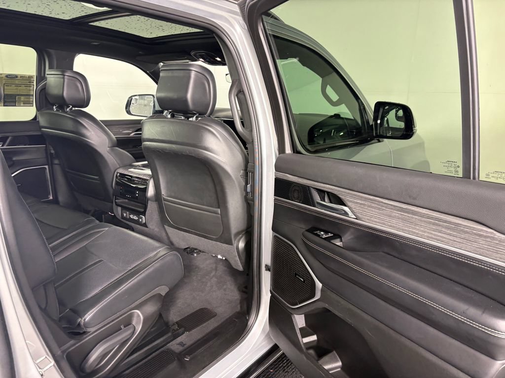 Used 2022 Jeep Wagoneer Series II w/ Premium Group I AWD/4WD image 36