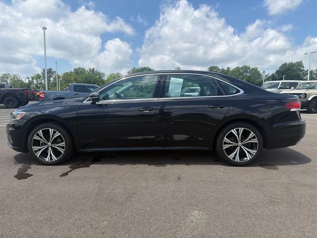 Used 2022 Volkswagen Passat 2.0T SE FWD image 11