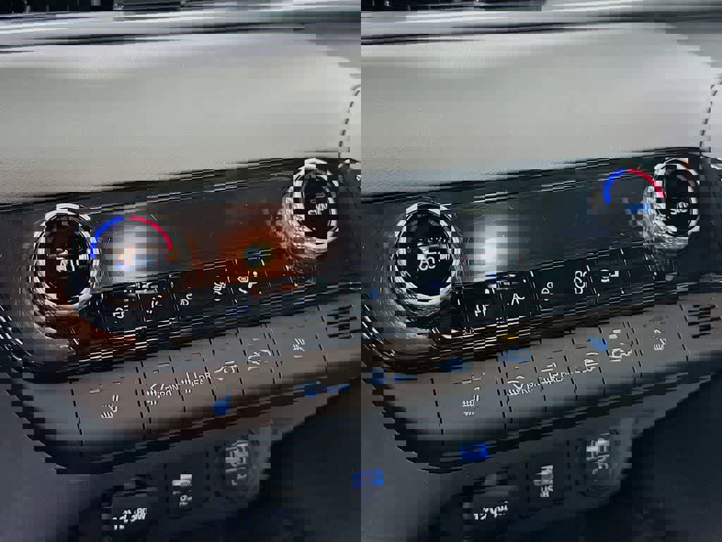 Used 2021 Hyundai Elantra Blue w/ Cargo Package image 20