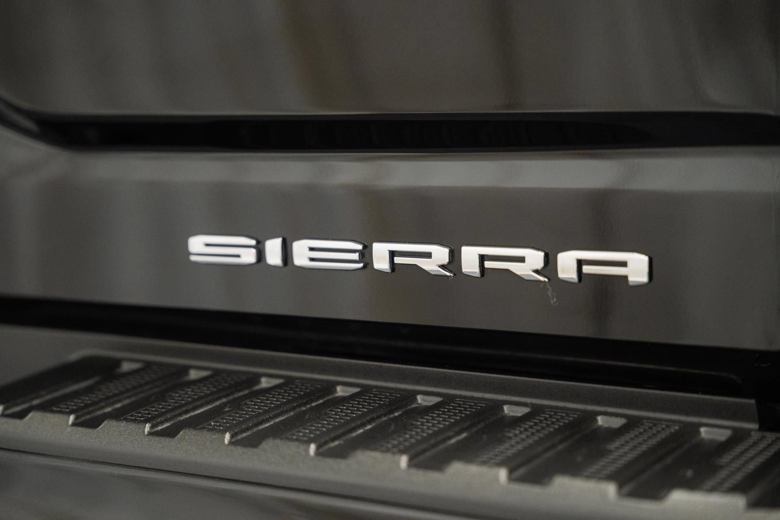 Used 2024 GMC Sierra 2500 Denali AWD/4WD image 8