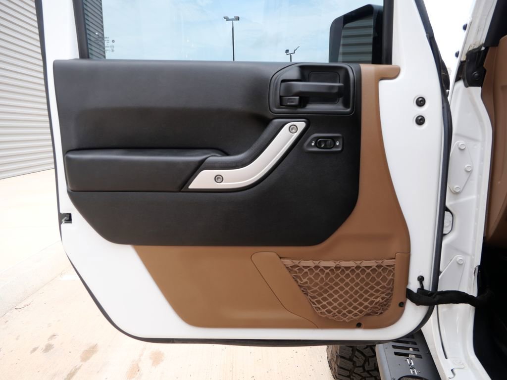 Used 2017 Jeep Wrangler Unlimited Sahara AWD/4WD image 19